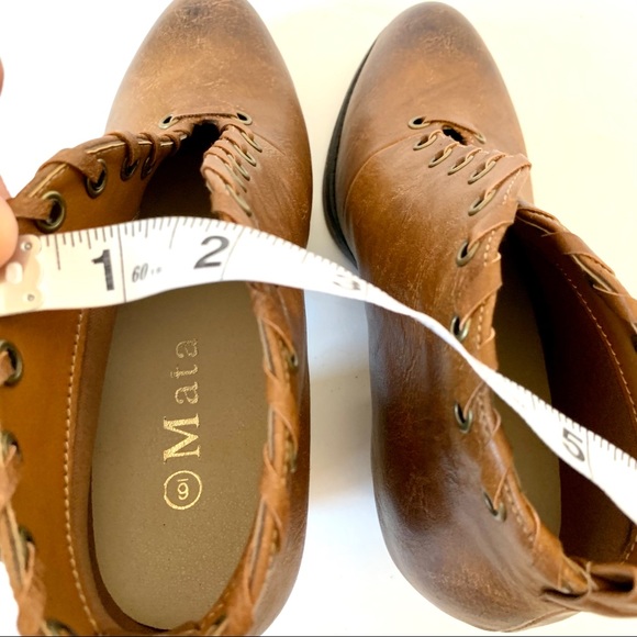 MATA Brown V-Cut Whipstitch Slip On Booties—SZ. 6 - Picture 14 of 14